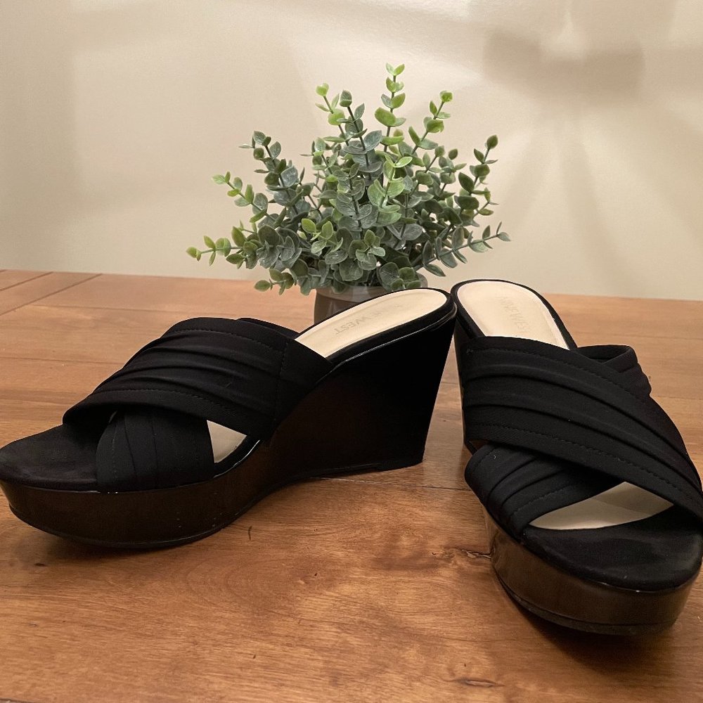 Nine West Black Wedge Sandal Sz 7.5